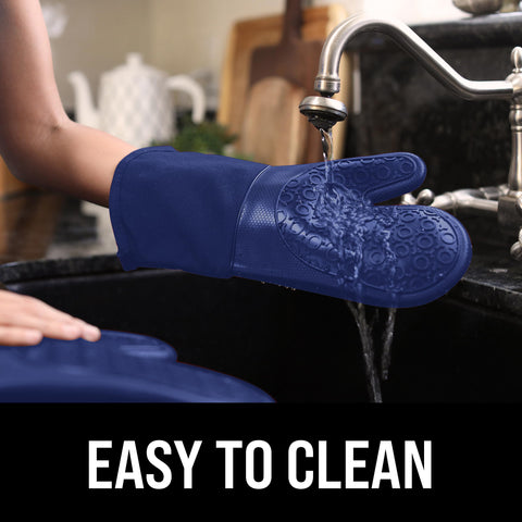 HOMWE oven mitt: machine-washable for easy cleaning after cooking.