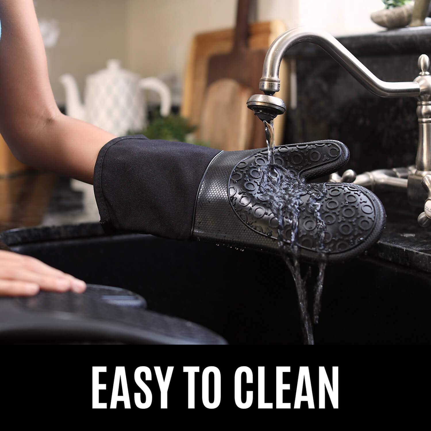 HOMWE silicone oven mitts in kitchen use for safe handling