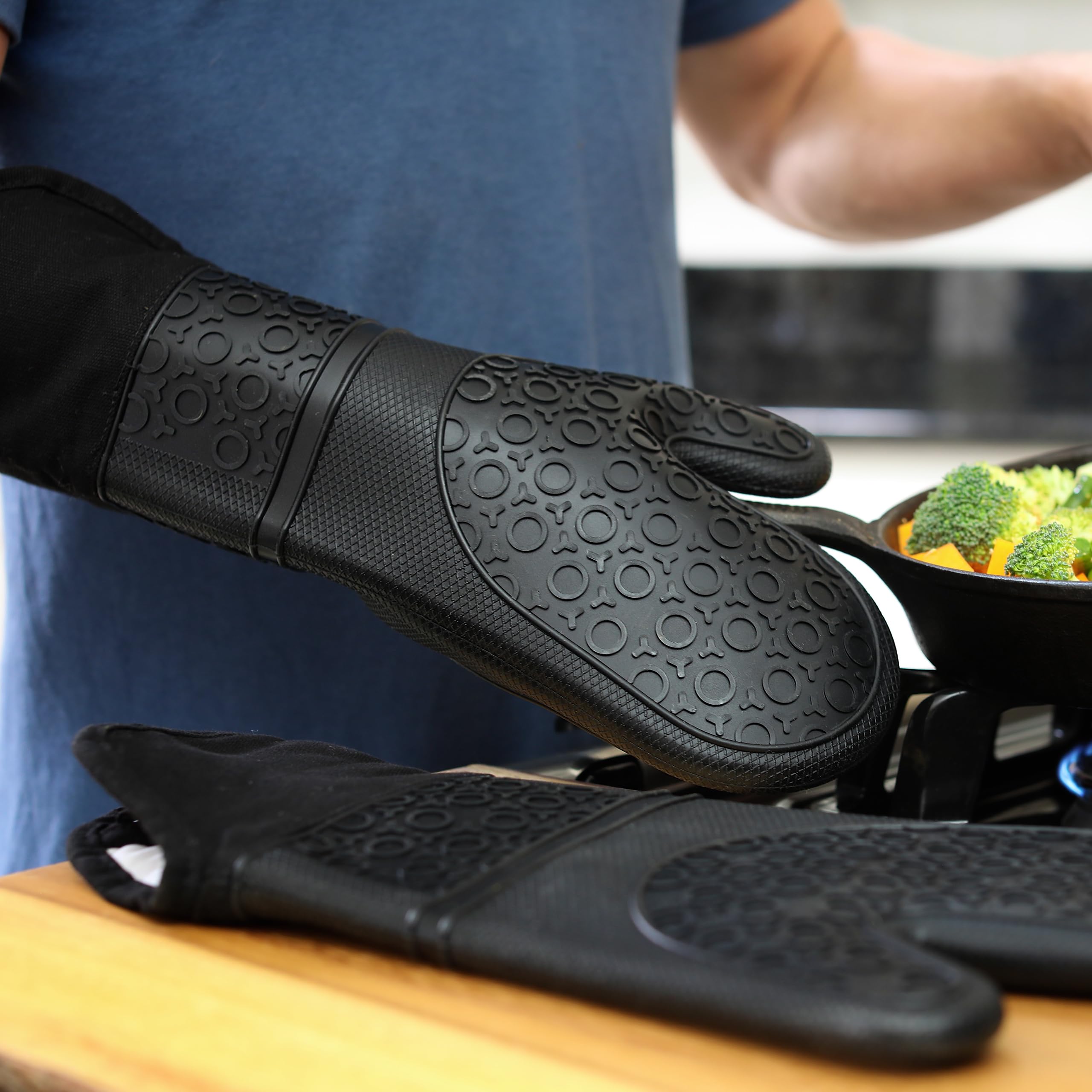 HOMWE stain-resistant silicone oven mitts stay pliable over time