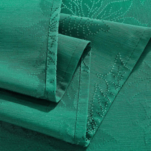 Honellaty easy-care tablecloth with quick washing and drying.
