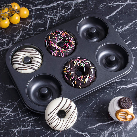 HONGBAKE two-pan set enables batch baking for a dozen donuts