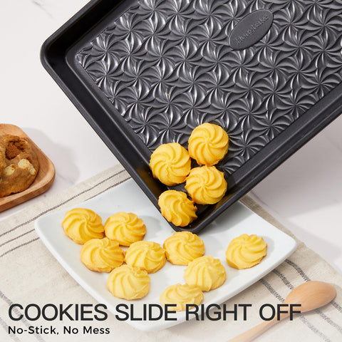 Hongbake jelly-roll pan provides wide coverage for jelly rolls and roasted veggies