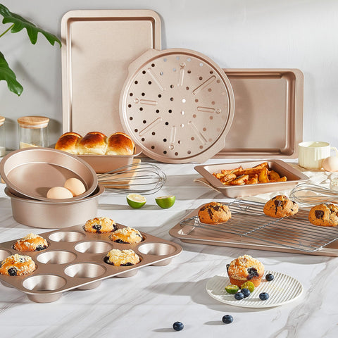 Hongbake bakeware stackable design saves cabinet space and keeps pans organized.
