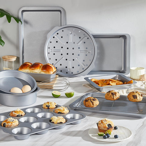 HongBAKE wide-grip pan offers easy handling and secure control