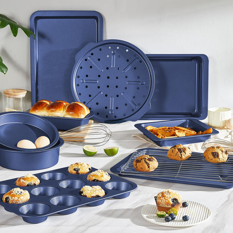 HONGBAKE wide-grip bakeware handles offer safer handling.