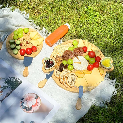 Hongsane Entertaining Plate with separate compartments for nuts and accoutrements.