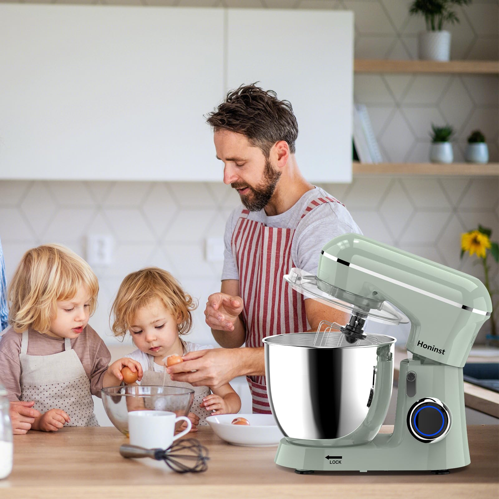 Honinst anti-slip feet stabilize the mixer during operation.