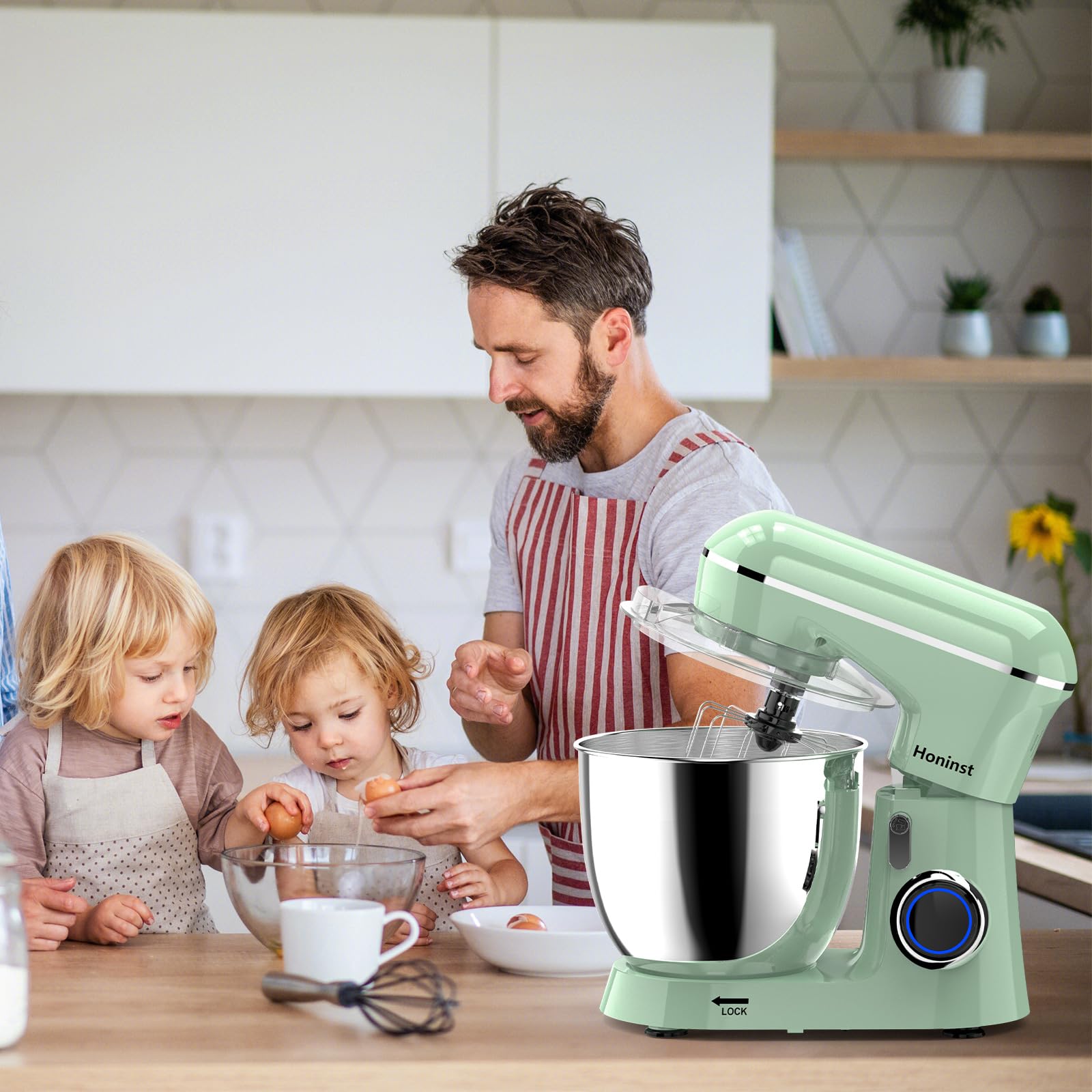 Honinst anti-slip feet stabilize operation on busy kitchen countertops.
