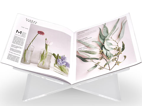 Honygebia kitchen and study display keeps recipes and pages accessible.