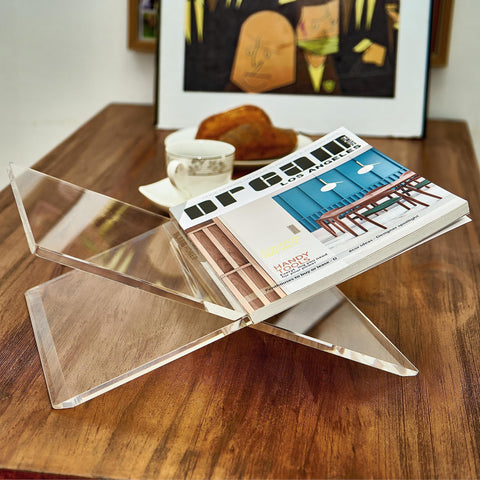 Honygebia travel-friendly book stand for camping and on-the-go reading.