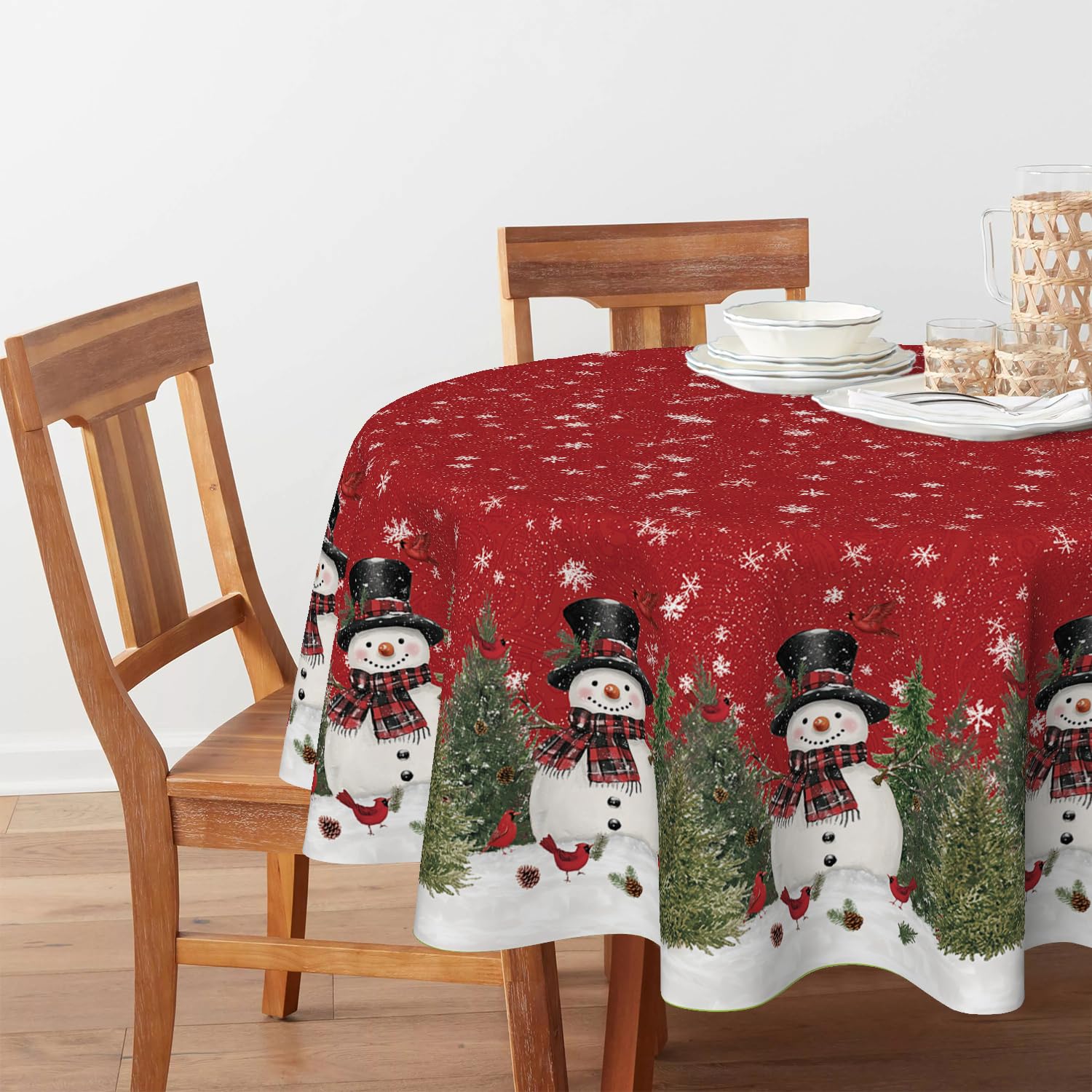 Horaldaily tablecloth on dining table, vibrant color adds festive mood to holiday meals.