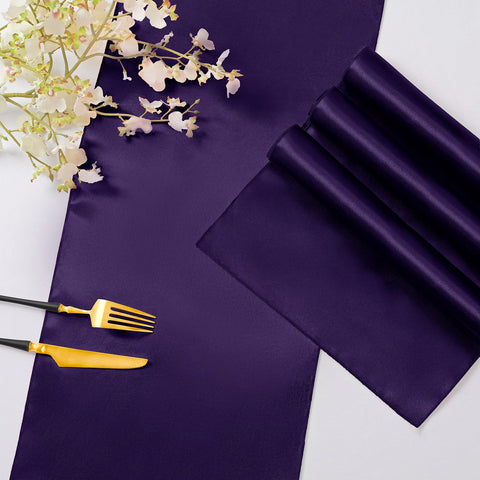 Horbaunal easy-care table runner cleans easily and resists wrinkles.