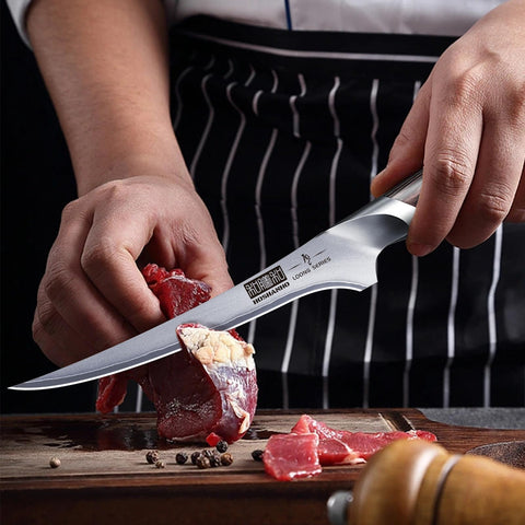 HOSHANHO flexible blade adapts to fish shapes for cleaner cuts.