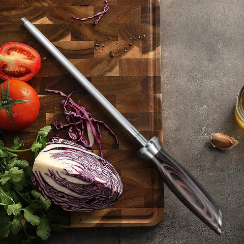 HOSHANHO vertical sharpening method supports consistent blade angles.