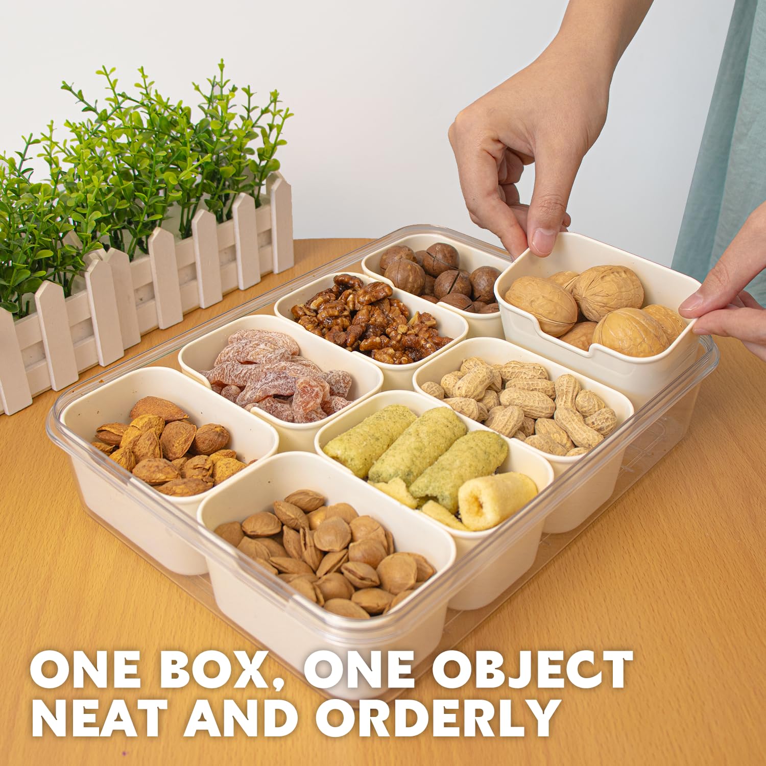 HRXFOZ removable dividers keep snacks separated and fresh.
