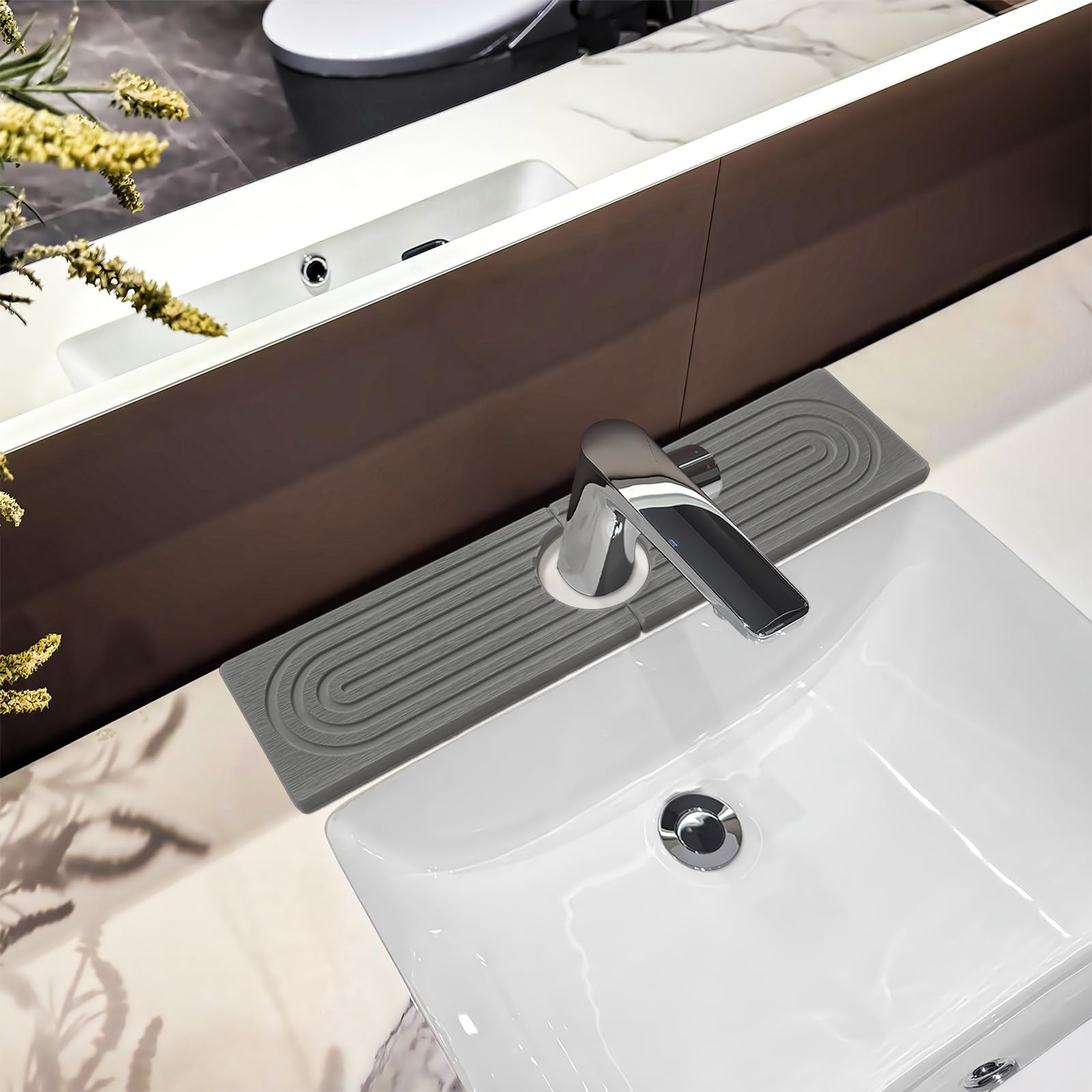 HUHAYUYA Stone Faucet Mat close-up shows absorbent, porous surface for fast drying.