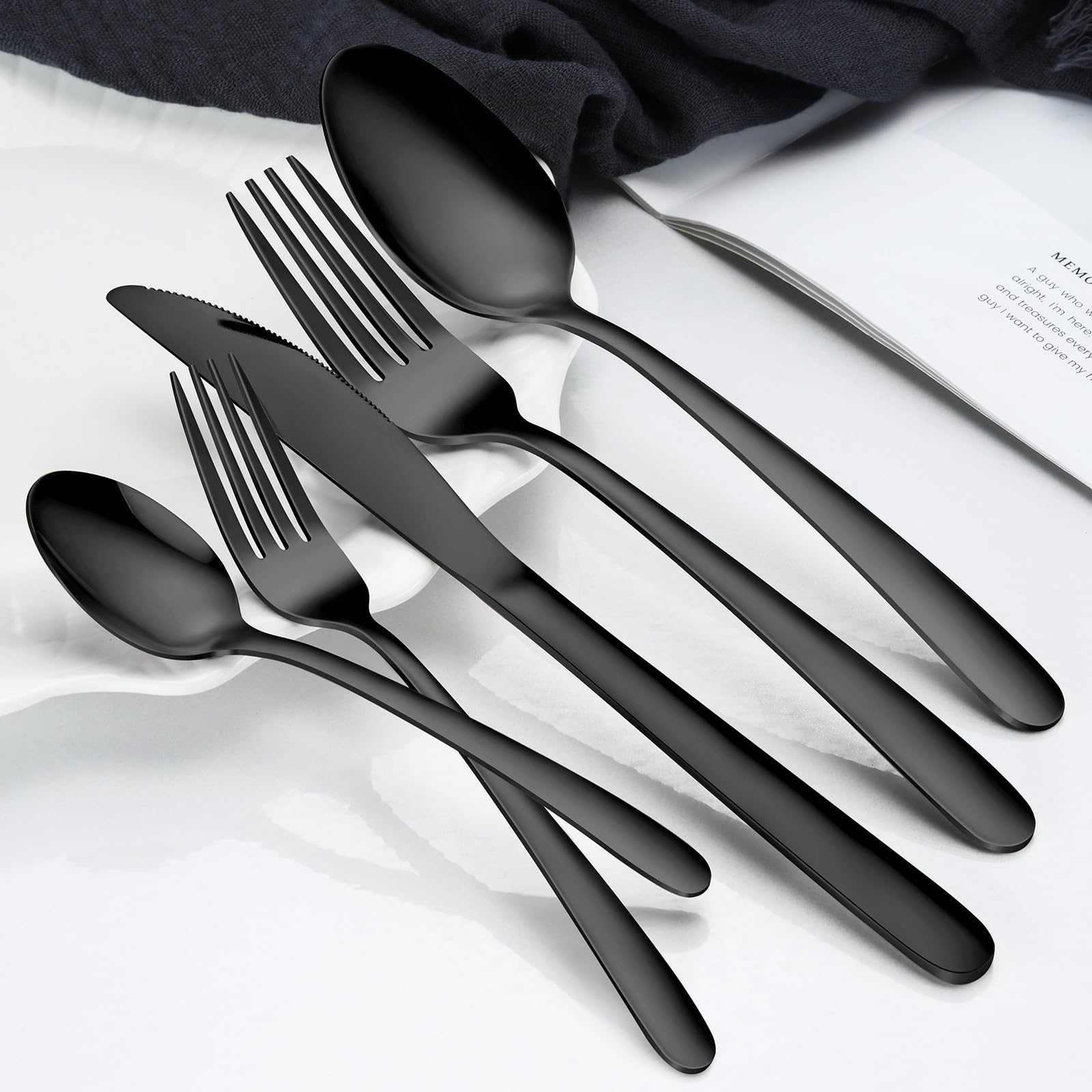 Dishwasher-safe Hunnycook silverware set ready for easy cleaning