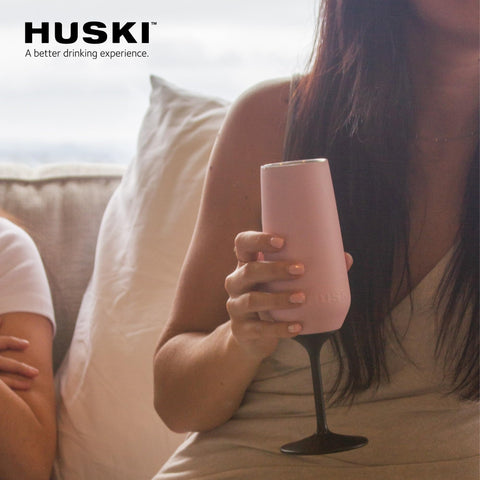 Huski stay-dry exterior prevents moisture transfer to hands