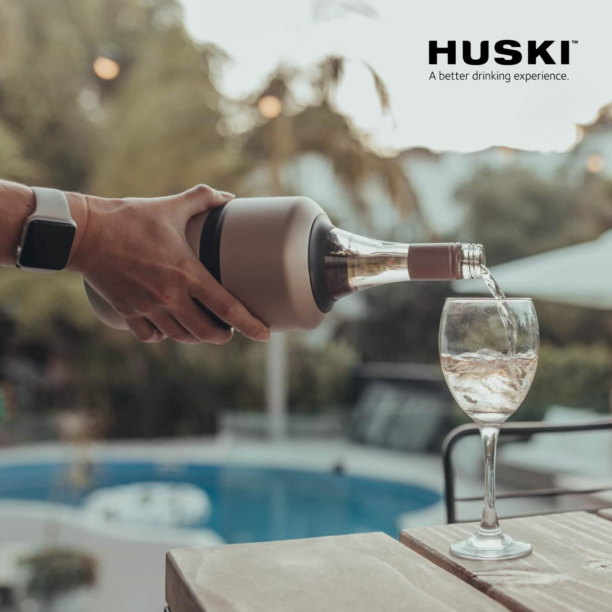 Huski keeps hands dry thanks to condensation-free exterior.