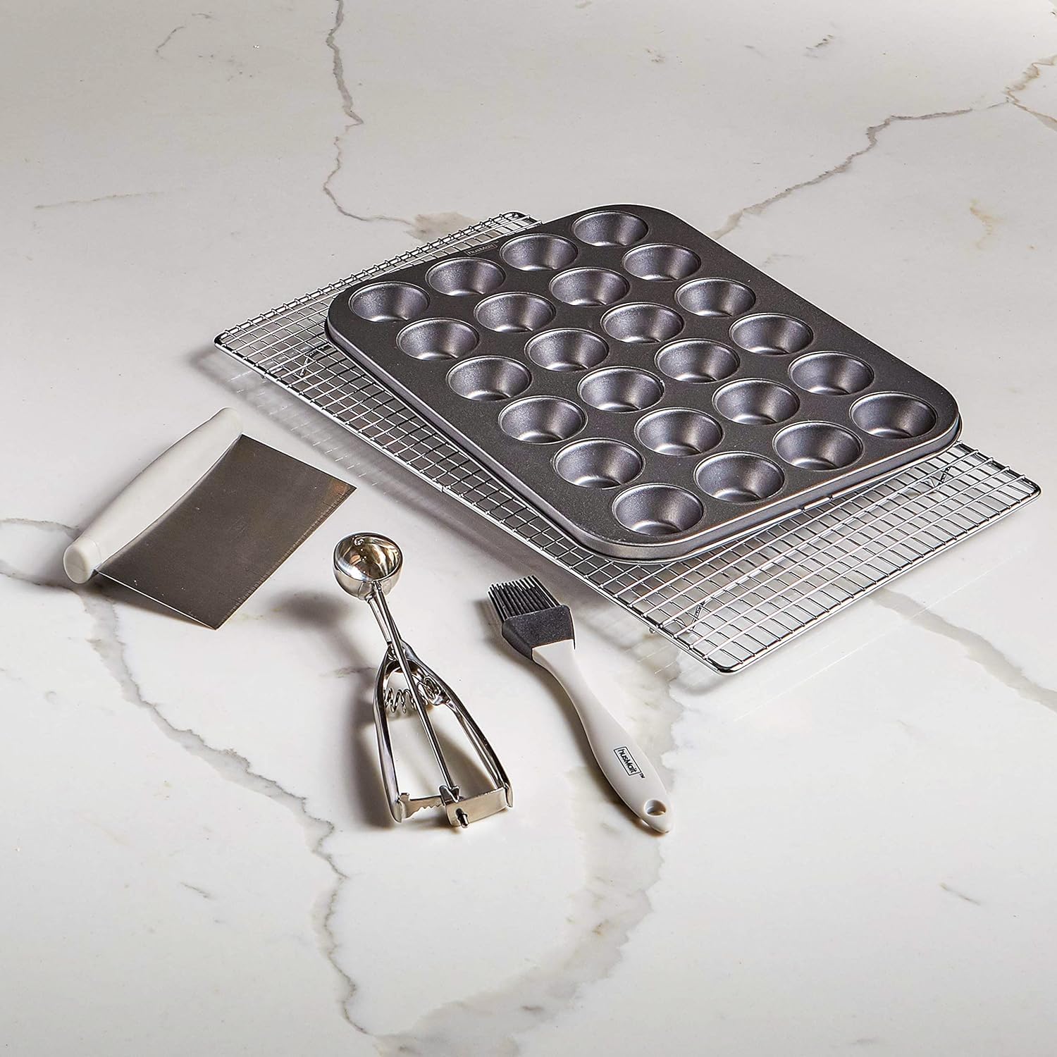 husMait standard 11x14 pan fits most ovens