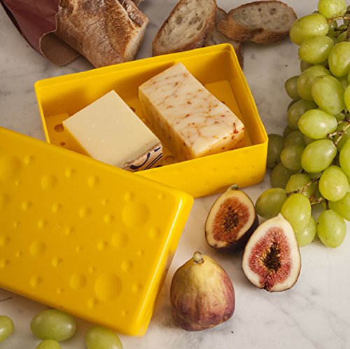 Hutzler Cheese Saver breathable design promotes proper cheese breathing.