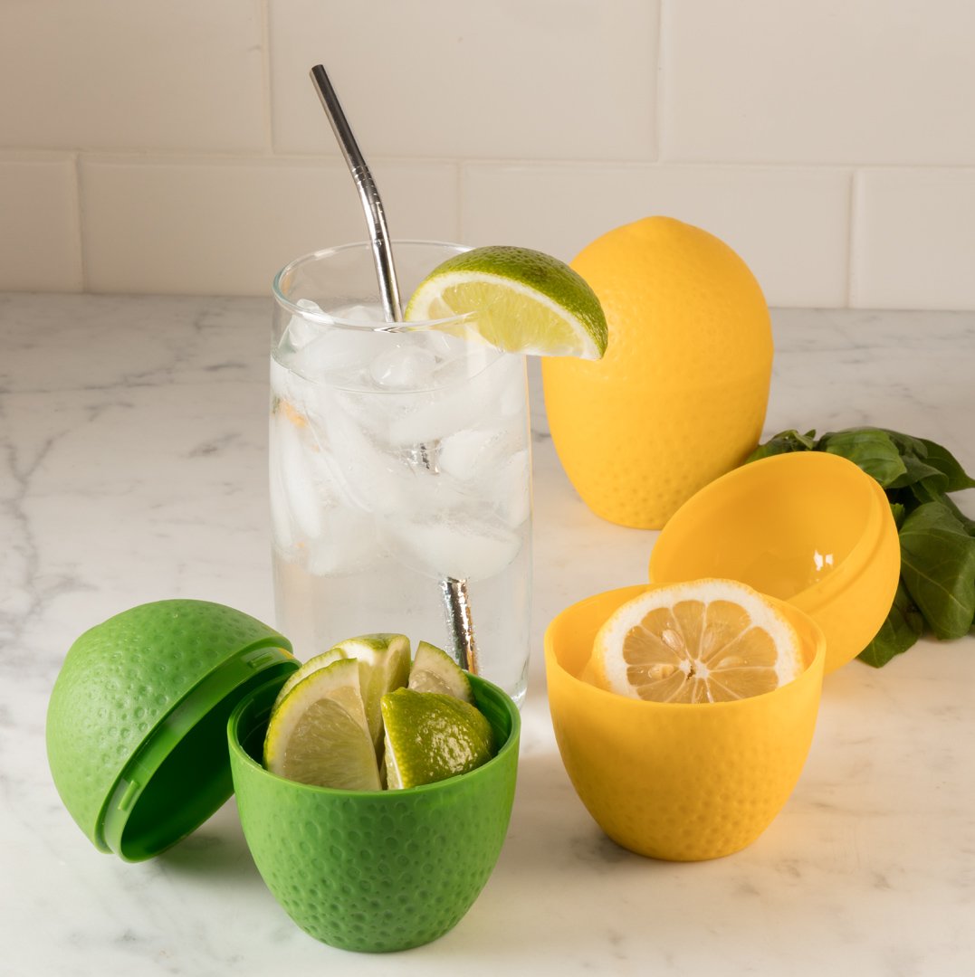 Lemon and lime wedges neatly served using Hutzler citrus savers