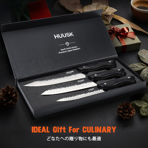 Huusk kitchen knife set gift-ready packaging signals premium gifting for food lovers.
