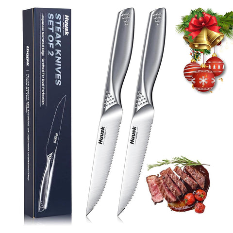 Huusk serrated steak knives set ready for precise, restaurant-grade home cuts.