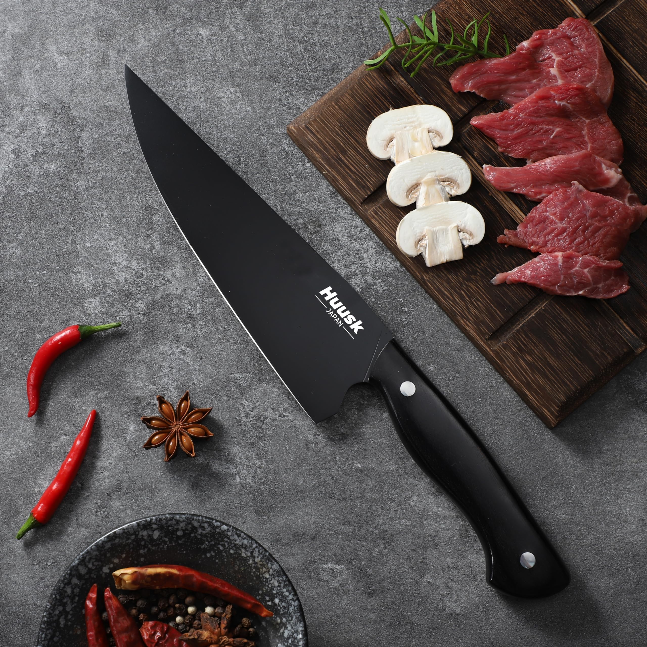 Huusk stainless steel blades provide low-friction cutting and durability.