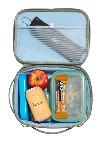Hydro Flask durable materials support daily use and travel.