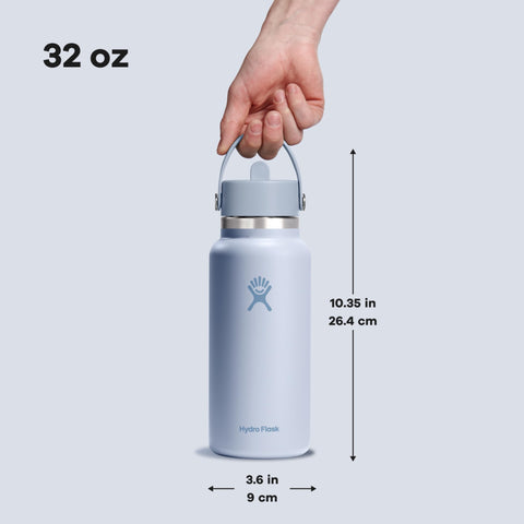 Hydro Flask color-matched lid features stylish Surf Blue accents.