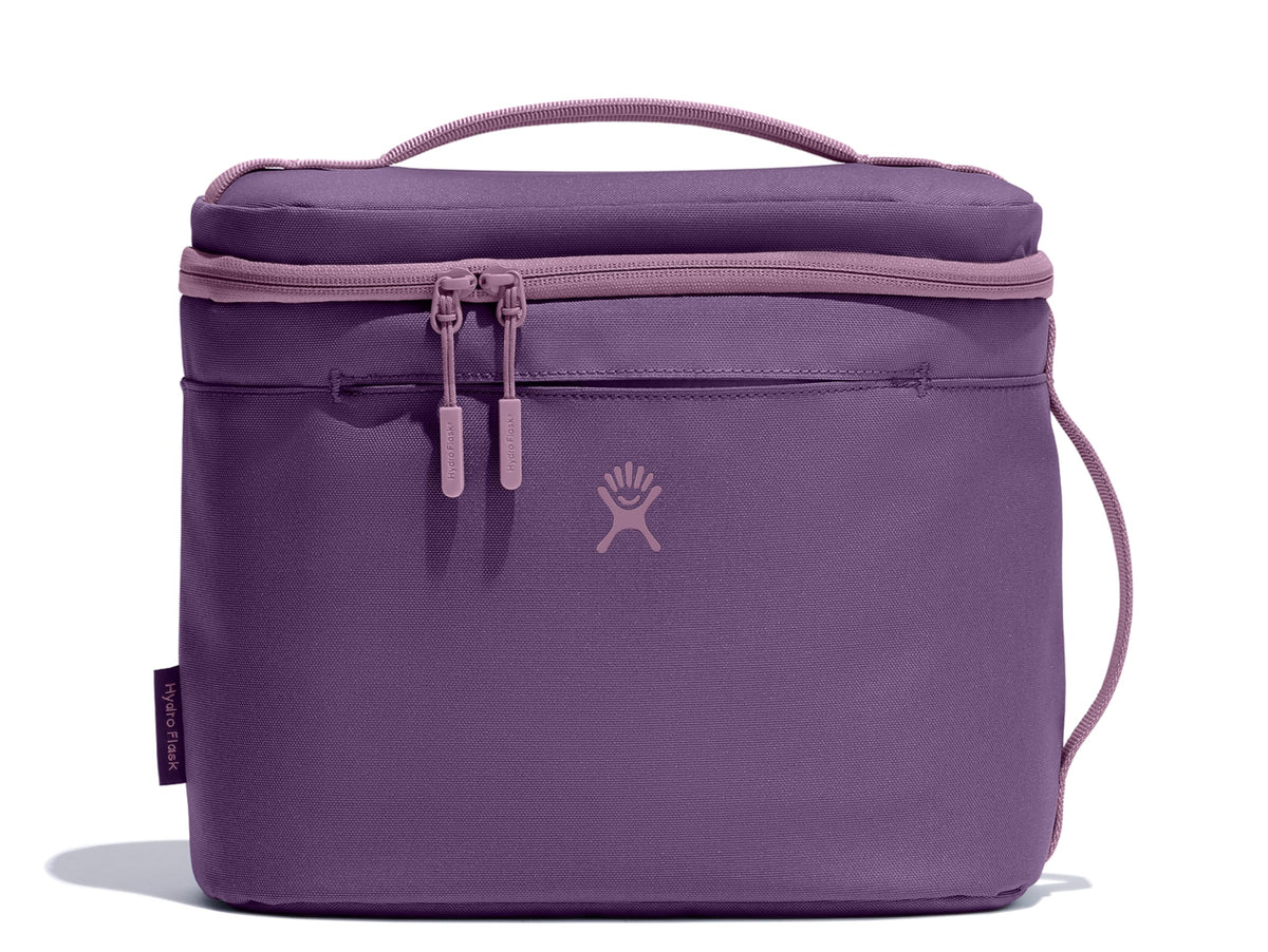 Hydro Flask Lunch Bag Beach Plum Purple, roomy 8 L interior keeps meals organized and fresh.