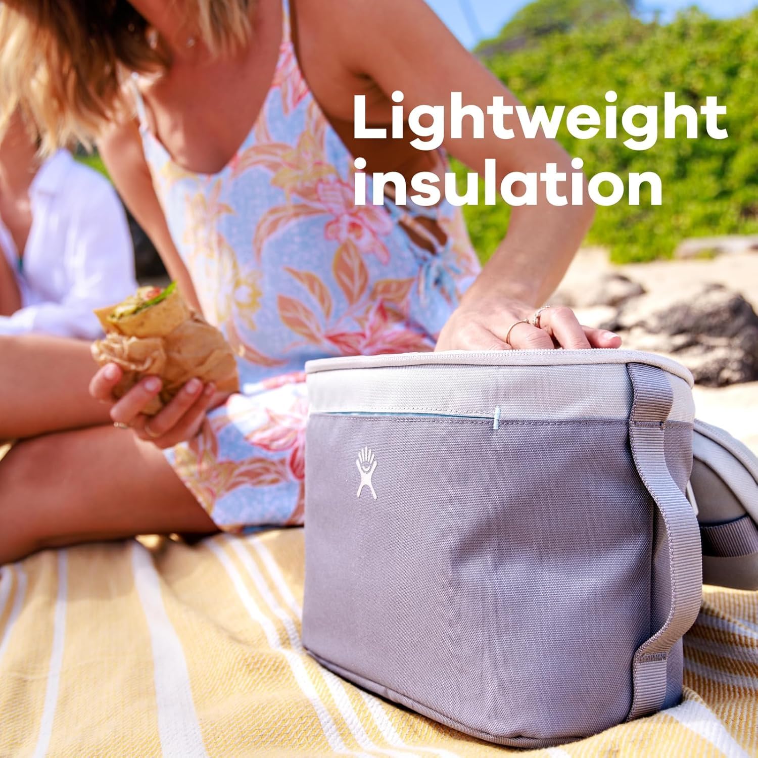 Easy-grab handle on Hydro Flask Lunch Bag for quick carry