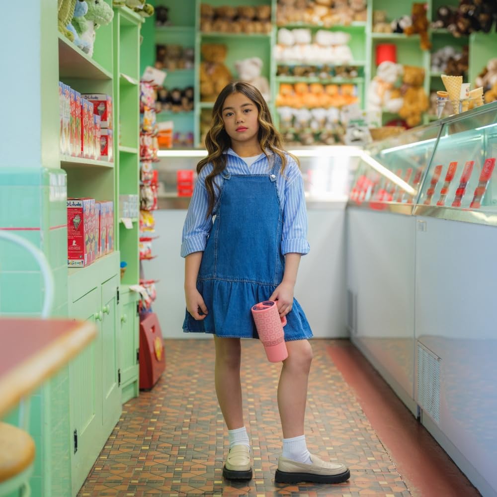 HydroJug Kids triple-wall insulation keeps drinks cold for hours