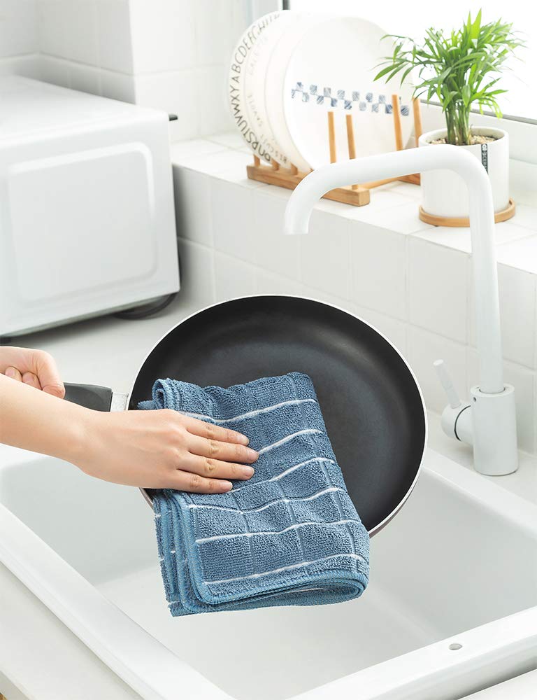HYER KITCHEN towels are washable and durable for repeated use.
