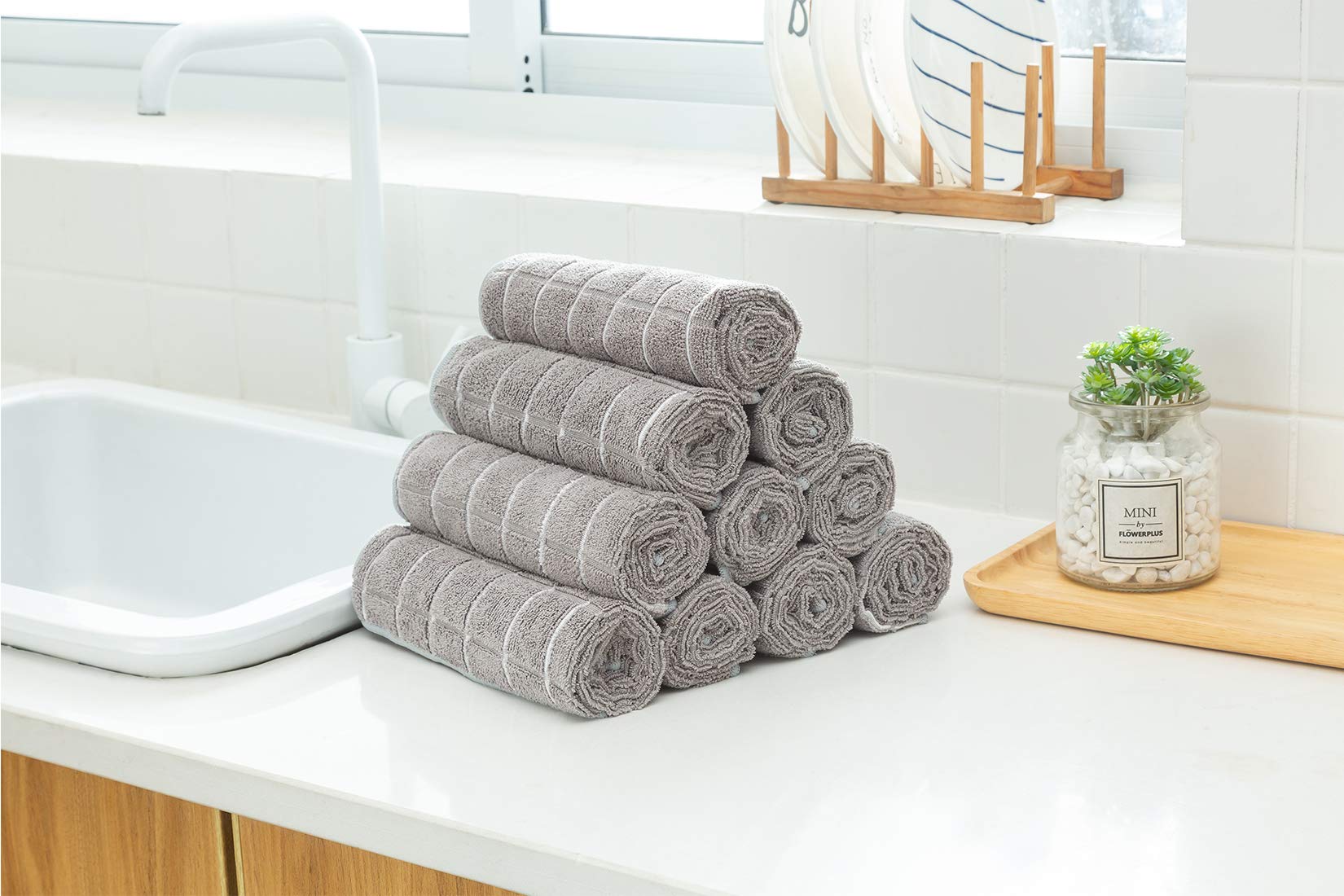 HYER KITCHEN dish towels designed to resist shrinking after washing