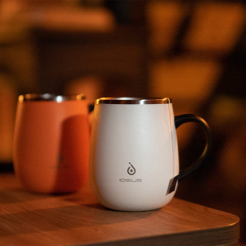 Ideus splash-proof press-in lid minimizes spills during travel.