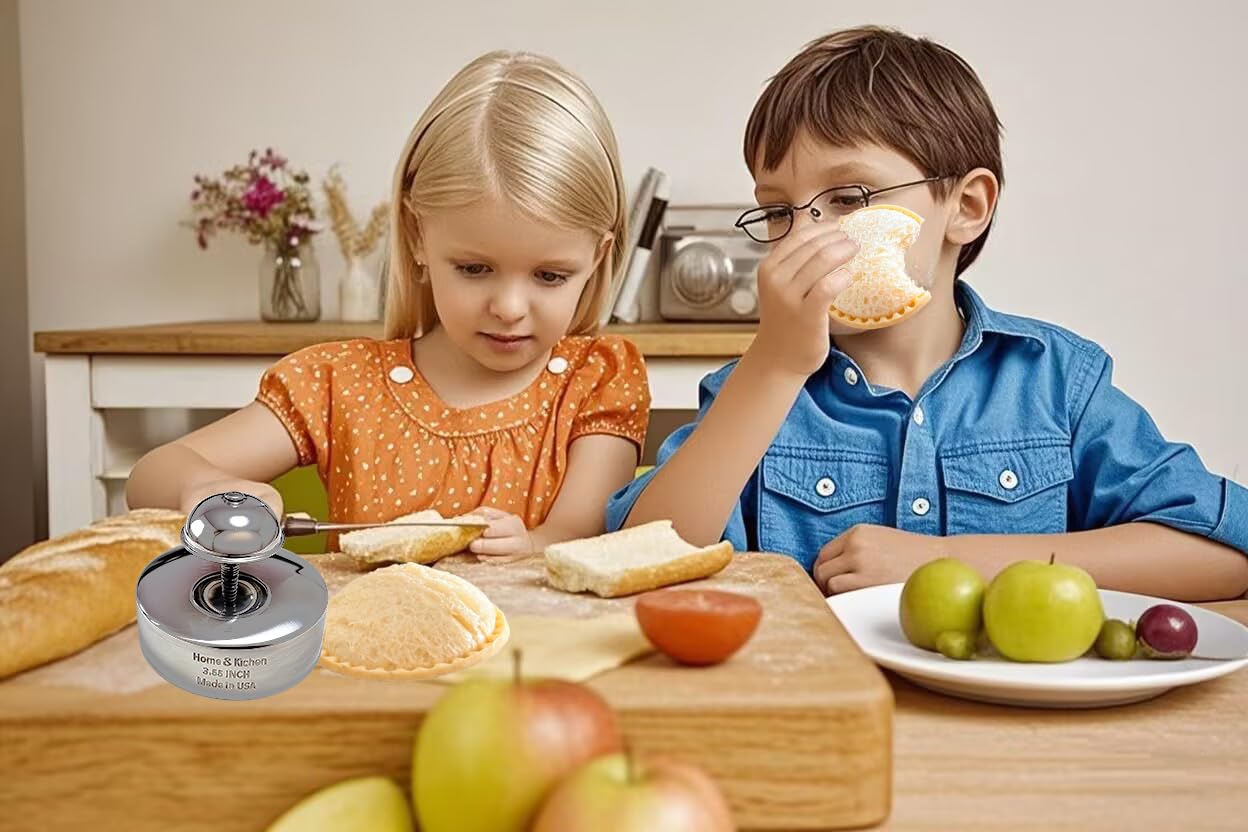 IELEK crustless sandwich ideas ready for picnics and bake sales.