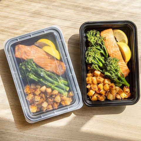 Igluu Meal Prep lid-closed stackable container showing space-saving design