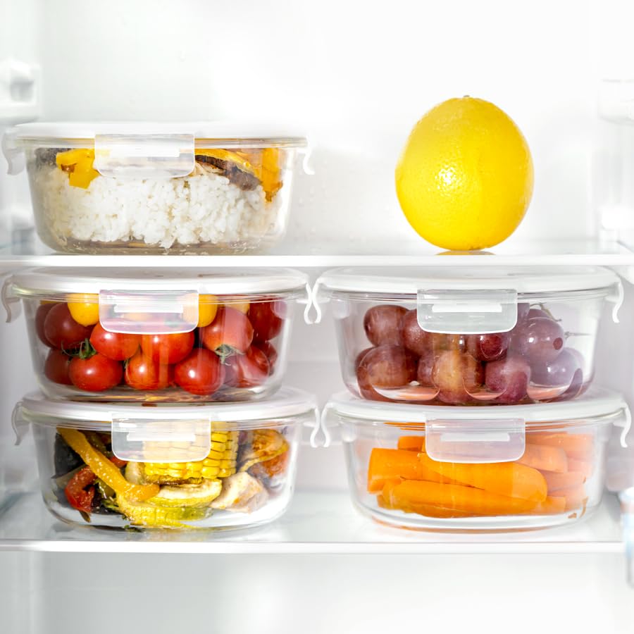 Igluu container on a kitchen counter ready for meal prep.
