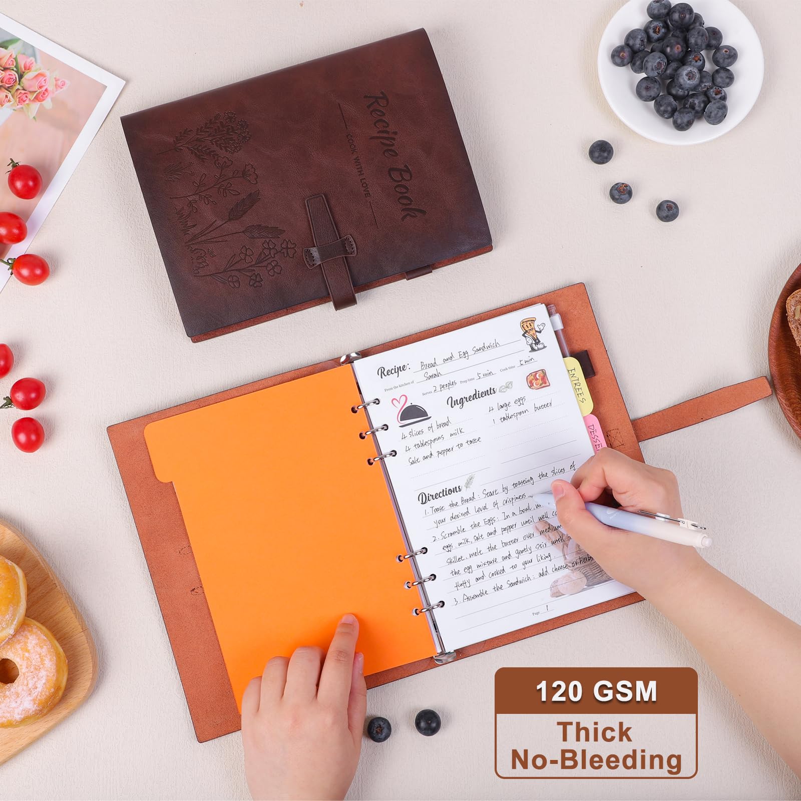 iHoesdste refillable binder with zipper pocket keeps cards organized.