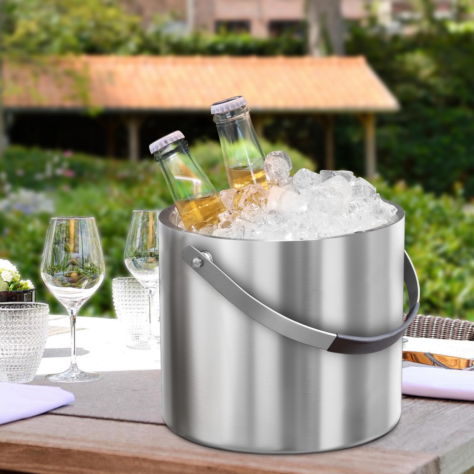 iHoo 3.2 liter capacity ideal for parties and gatherings