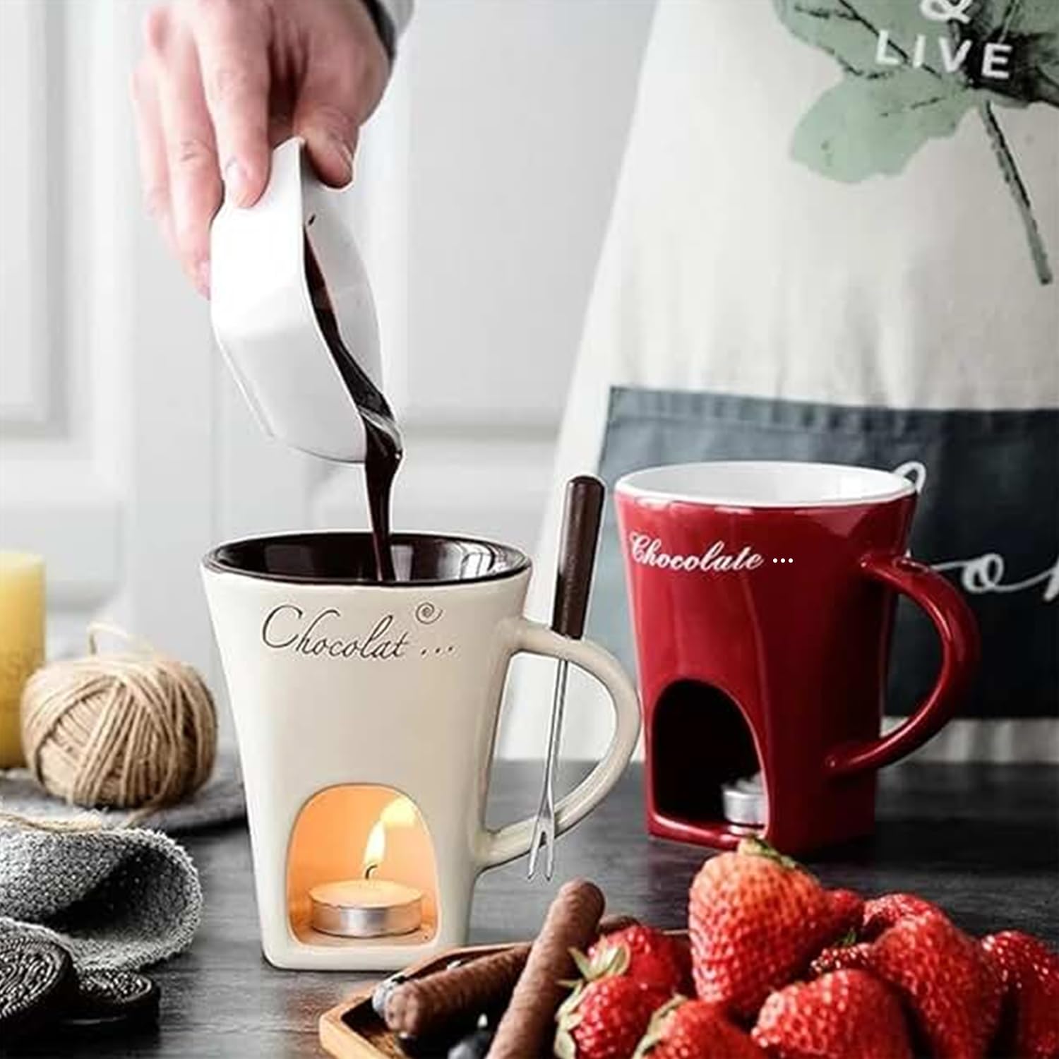 Iiglitch non-stick interior ensures easy chocolate release and quick cleanup