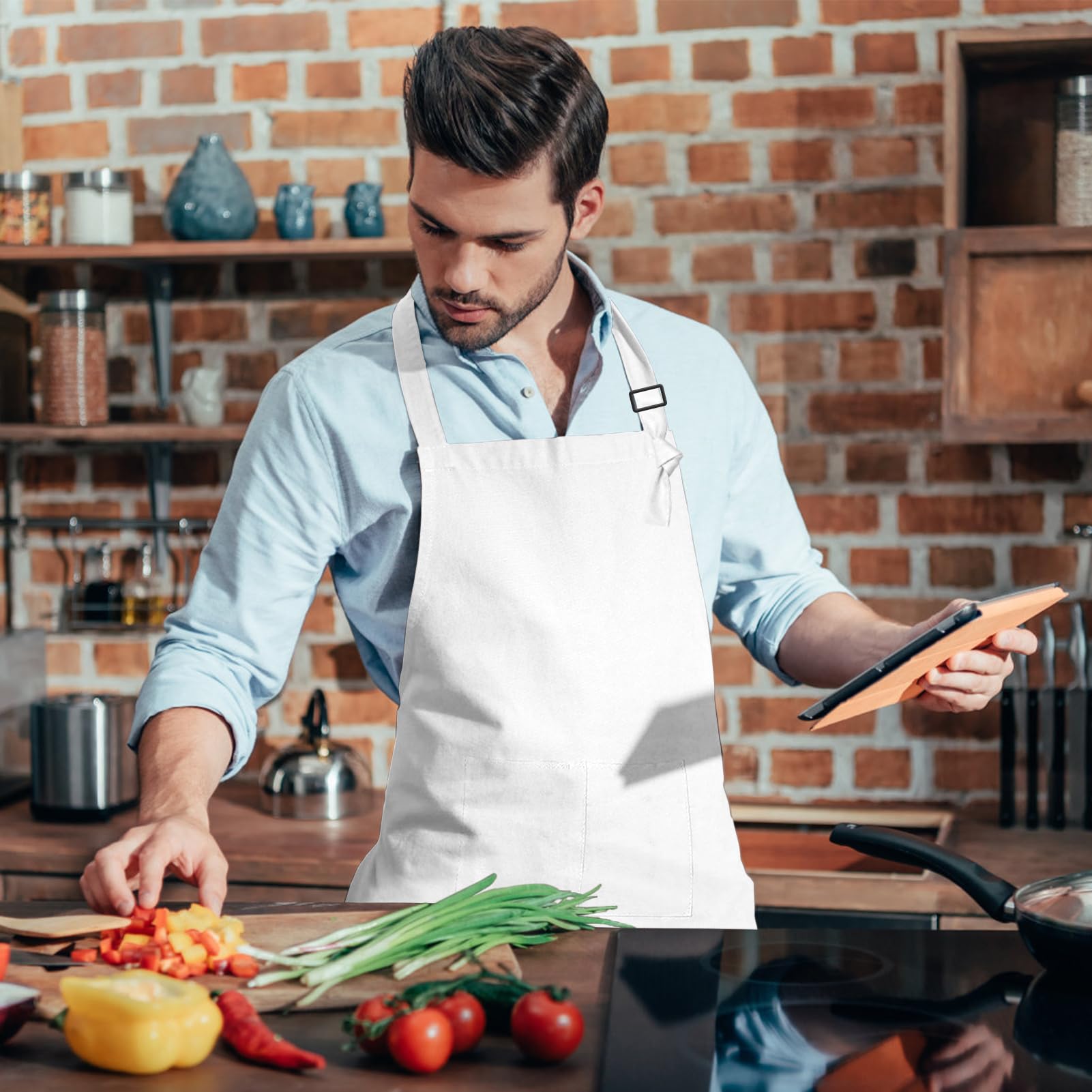 IMERAGO versatile apron for kitchen, painting, and crafting.