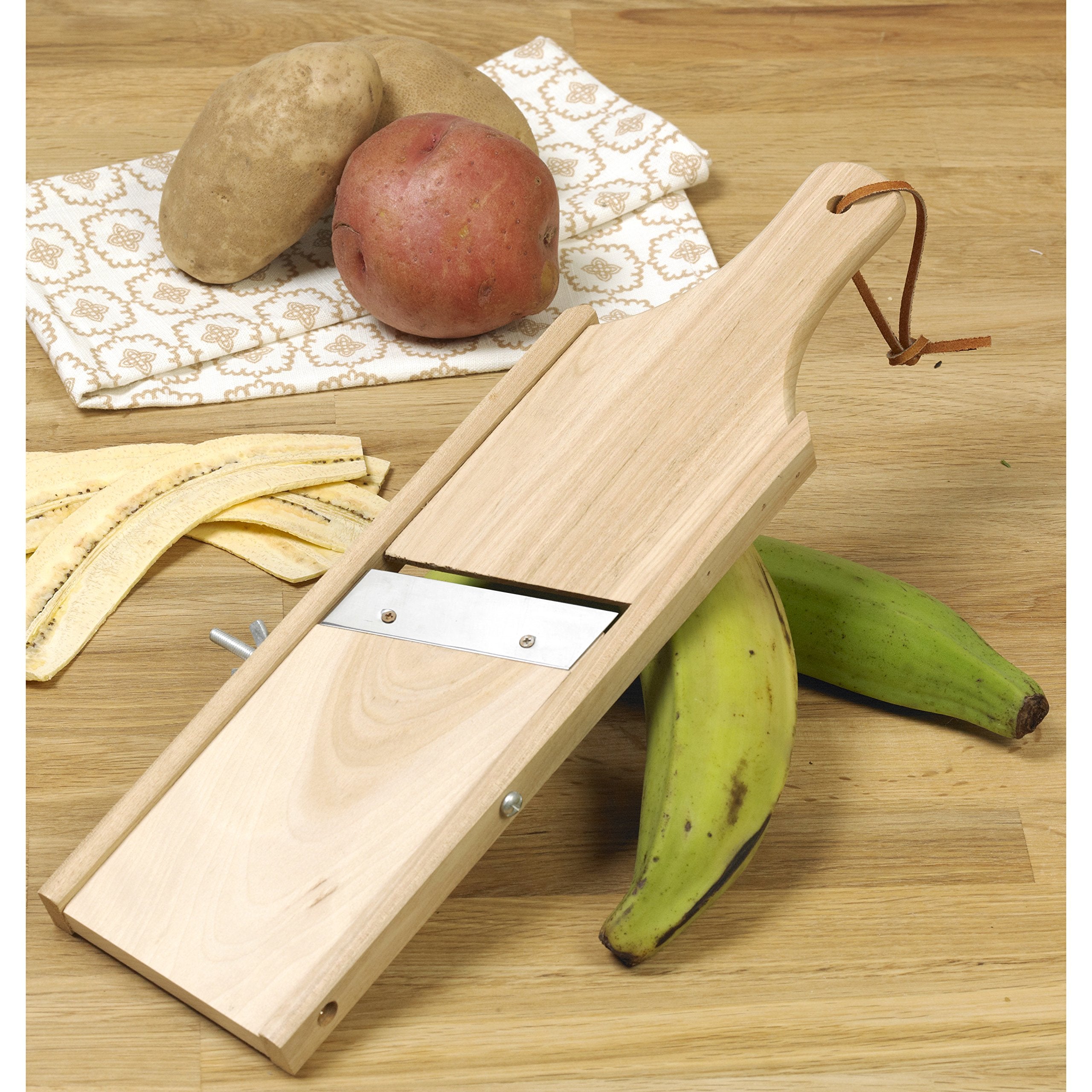 IMUSA Mariquitera natural wood design adds warm, durable style to kitchens