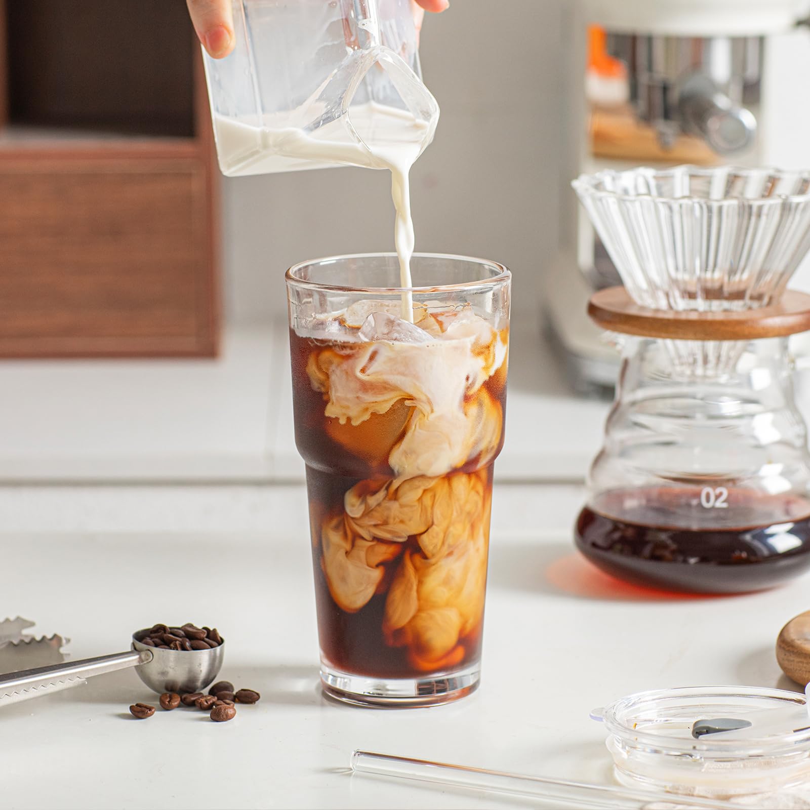 INSETLAN BPA-free and lead-free glass resists stains and odors.