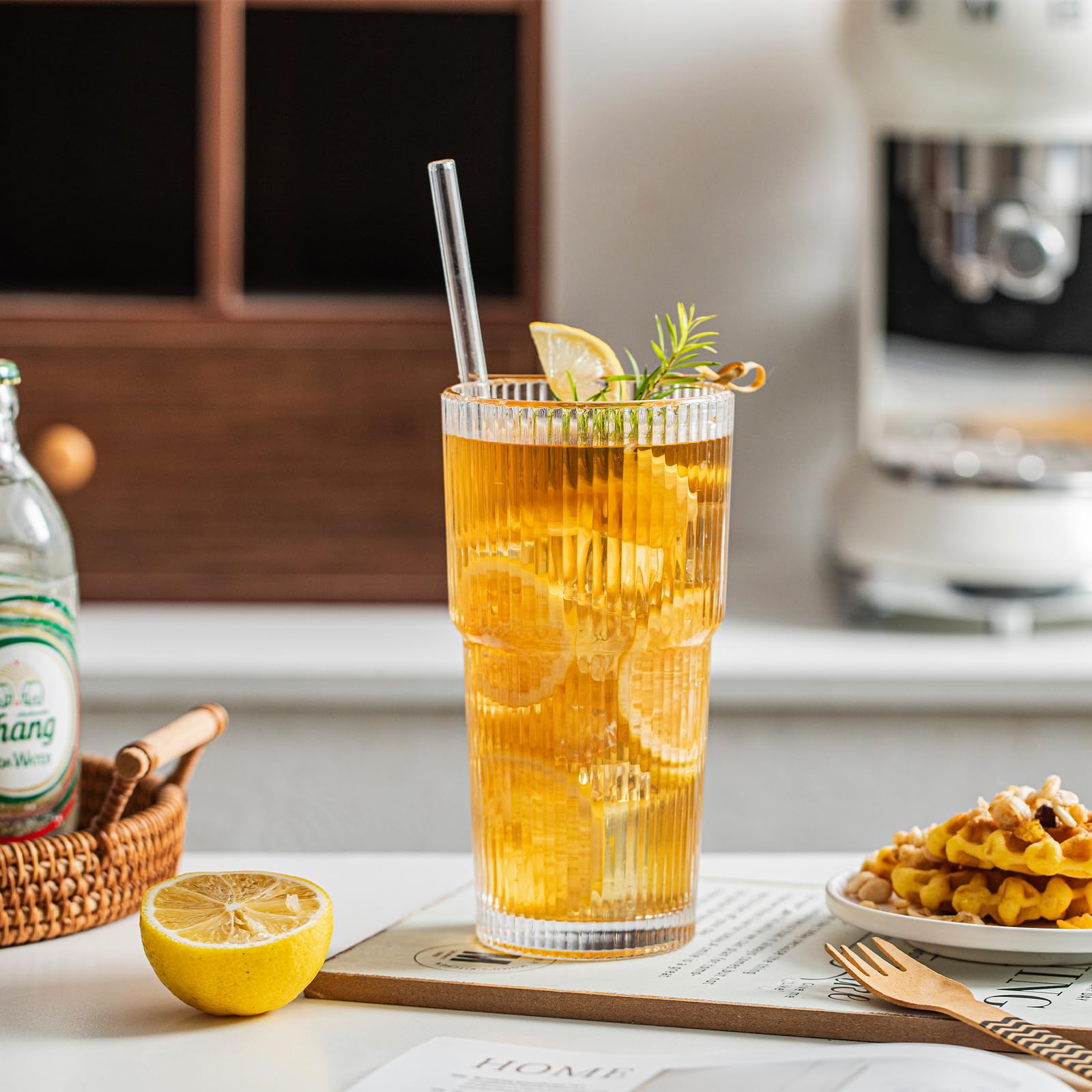 INSETLAN dishwasher-safe tumblers simplify cleanup after meals.