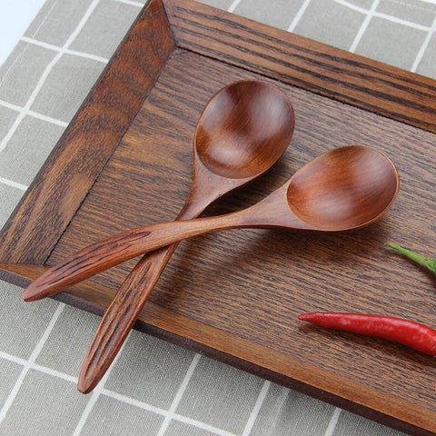 IQCWOOD lightweight yet sturdy spoons ideal for hot soups and cereals.
