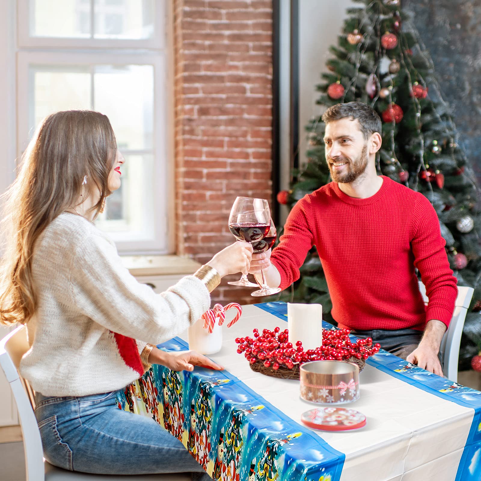 Irenare snowflakes pattern tablecloth creates wintry atmosphere for parties