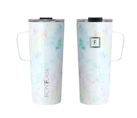IRON °FLASK double-wall insulation keeps drinks hot or cold longer.